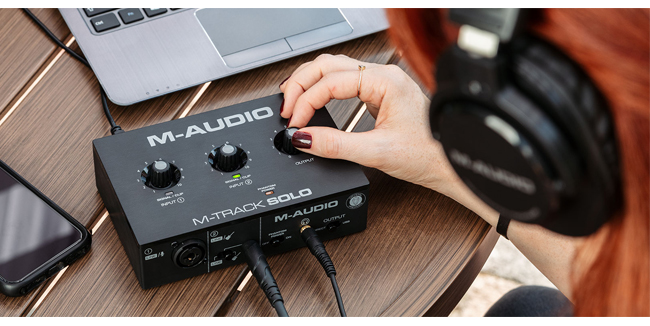 M-Track-Solo-Angle-Front-sound-card-thu-am-chuyen-nghiep-phong-thu-ca-nha-thong-audio-3