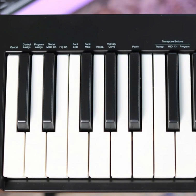 Nektar-impact-GX49-keyboard-controller-thong-audio-1
