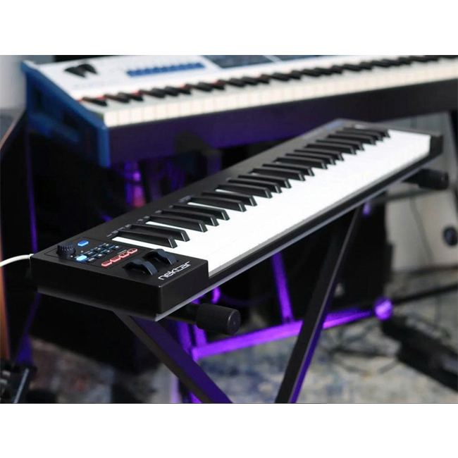 Nektar-impact-GX49-keyboard-controller-thong-audio-6