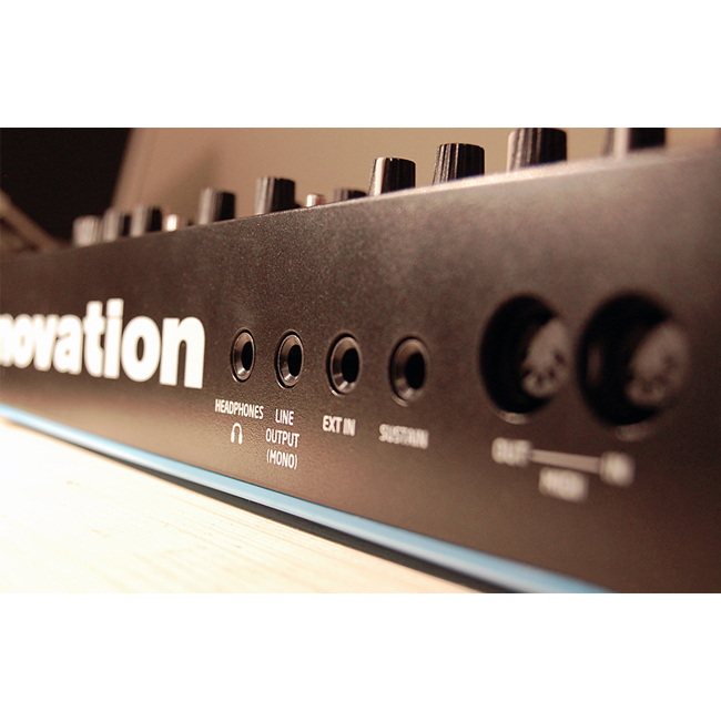 Novation-Bass-Station-II-Synthesizer-thong-audio-3
