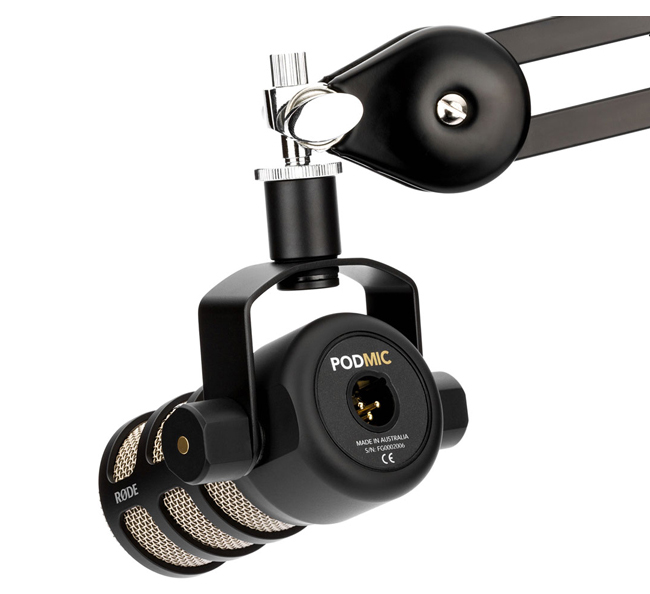 Rode-podmic-on-stand-micro-thu-am-podcast-dynamic-rode-podmic-thong-audio-1