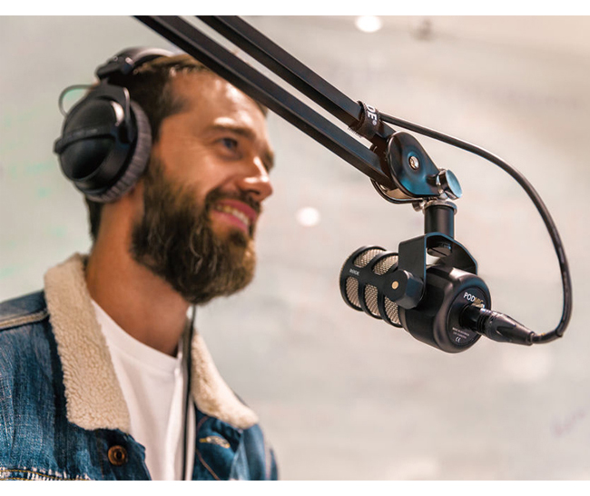 Rode-podmic-on-stand-micro-thu-am-podcast-dynamic-rode-podmic-thong-audio-2