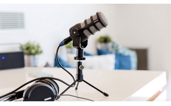 Rode-podmic-on-stand-micro-thu-am-podcast-dynamic-rode-podmic-thong-audio-4