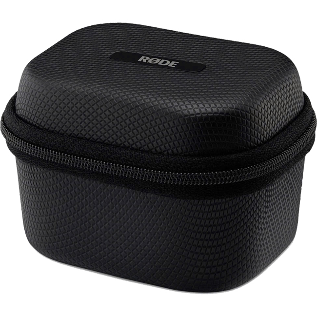 avatar-rode-charge-case-plus-pulling-out-of-bag-hop-sac-micro-rode-wireless-thong-audio