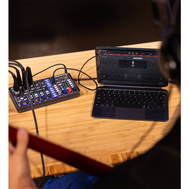 ban-tron-am-thanh-mixer-livesrtream-zoom-livetrak-l6-thong-audio-1