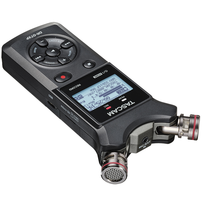 may-ghi-am-cam-tay-tascam-dr-07xa-Stereo-Handheld-Digital-Audio-Recorder-and-USB-Audio-Interface-thong-audio-2