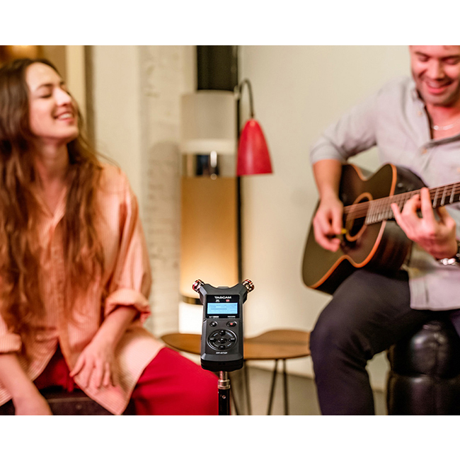 may-ghi-am-cam-tay-tascam-dr-07xa-Stereo-Handheld-Digital-Audio-Recorder-and-USB-Audio-Interface-thong-audio-6