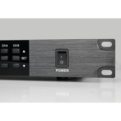 Dau-thu-he-thong-micro-khong-day-bon-kenh-Takstar-UC-4R-dau-thu-4-kenh-uc4r-thong-audio-5