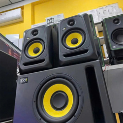 loa-sub-kiem-am-krk-s8-4-Powered-Studio-Subwoofer-thong-audio-5