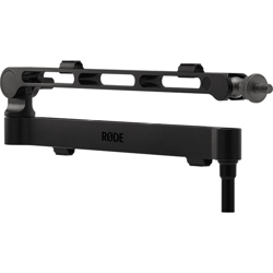 rode-lpa1-podcasters-talking-at-desk-chan-micro-kep-ban-rode-ipa1-thong-audio-1